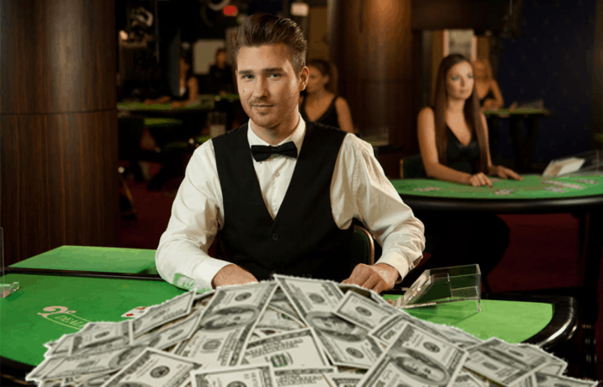 The Earnings of Live Casino Dealers in Gambling